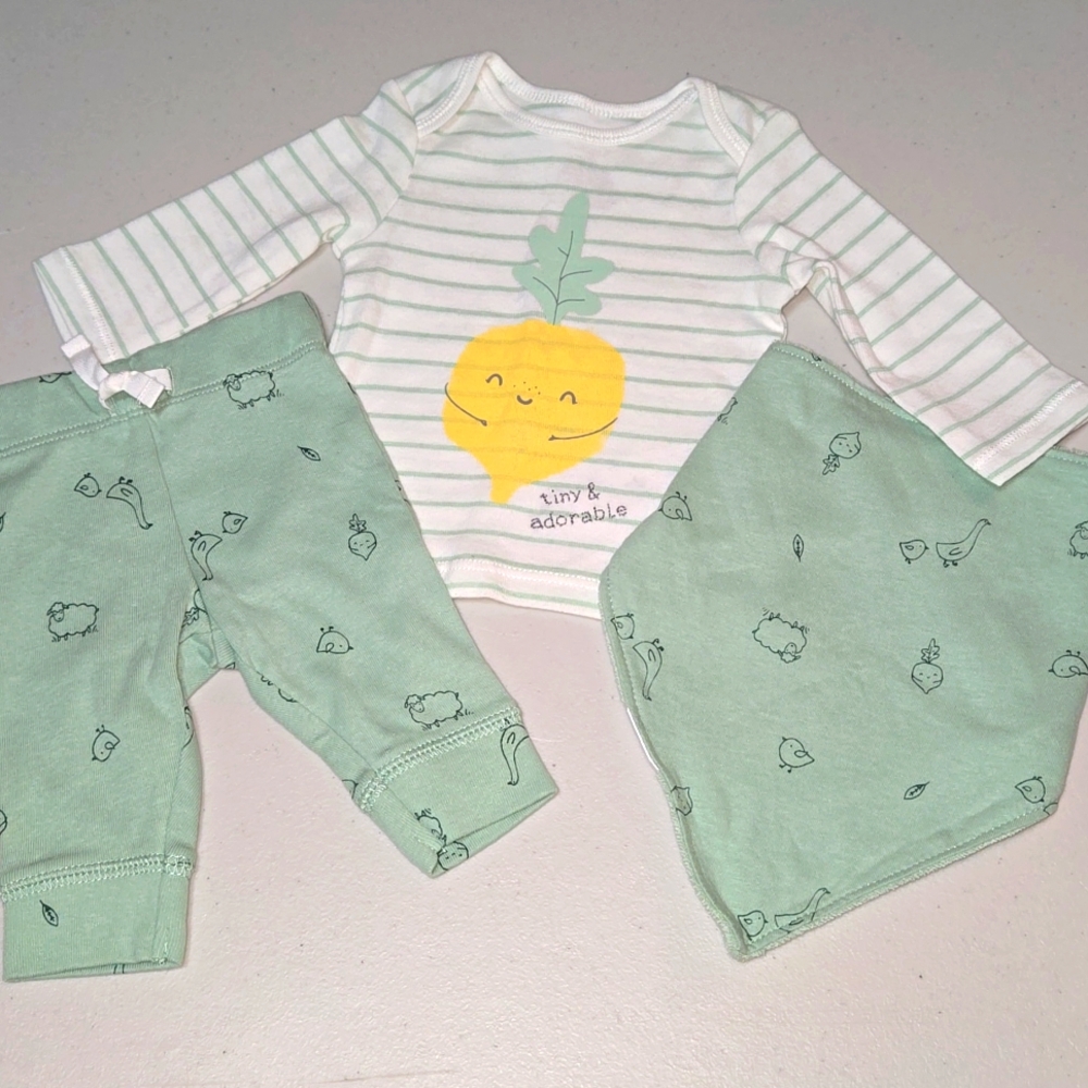 Carter's newborn outfit 😍